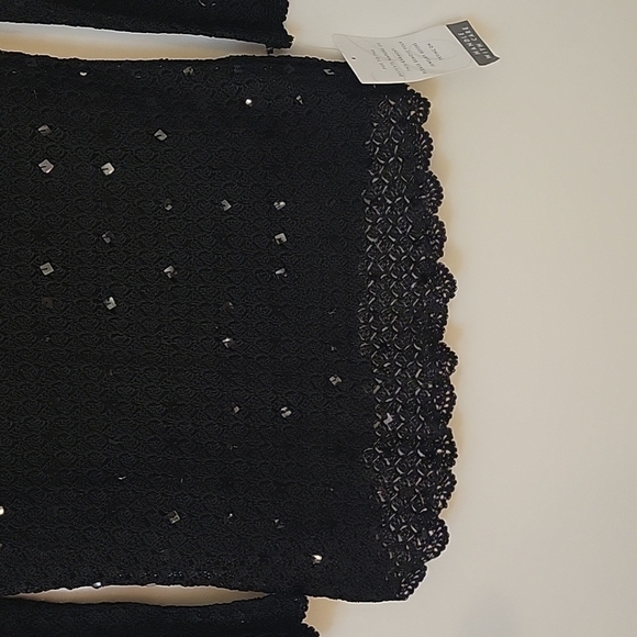 EMMA JAMES Beaded Crochet Overlay Keyhole Scallop Peekaboo Sequin Sweater - Picture 4 of 10